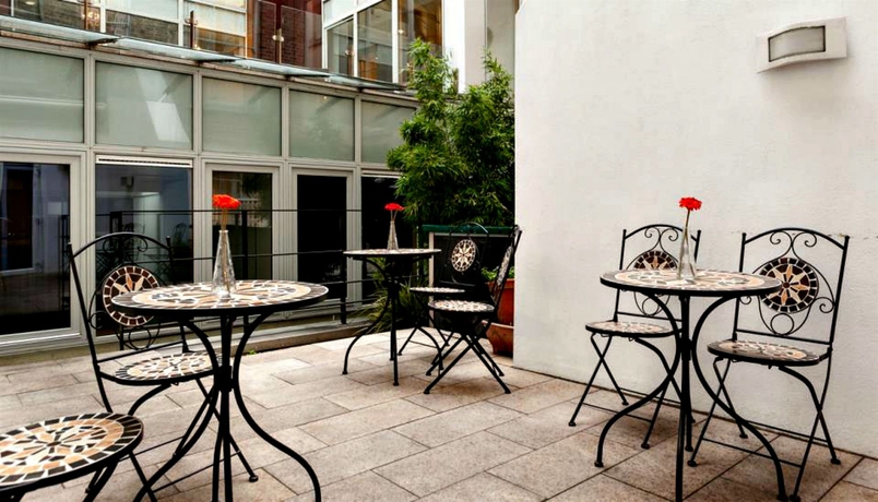 Imagen de los exteriores del Hotel Amberley House. Foto 7