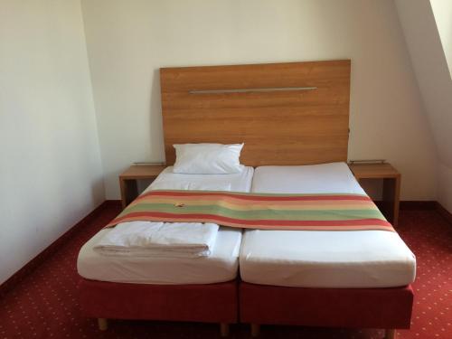 Imagen de la habitación del Hotel Ambert. Foto 7