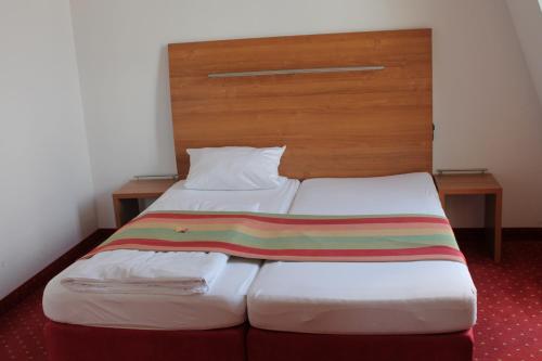 Imagen de la habitación del Hotel Ambert. Foto 10