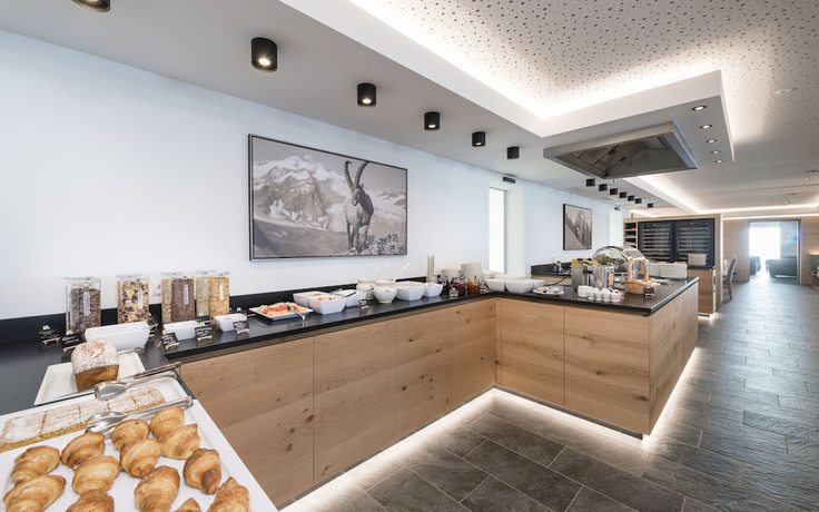 Imagen del bar/restaurante del Hotel Ambet. Foto 7