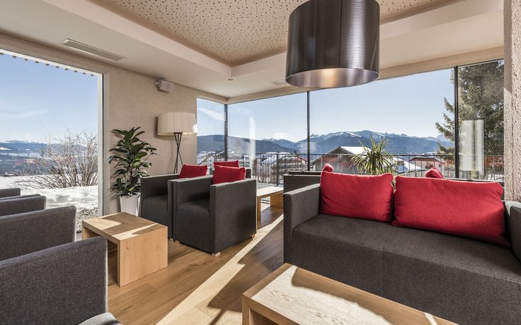 Imagen del bar/restaurante del Hotel Ambet. Foto 10