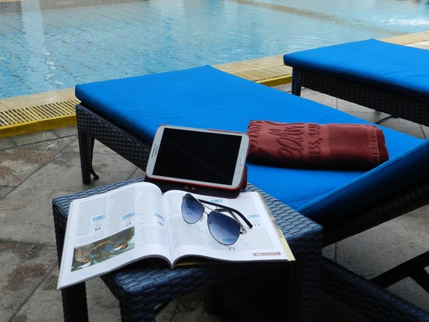 Imagen de la piscina del Hotel Ambhara. Foto 12