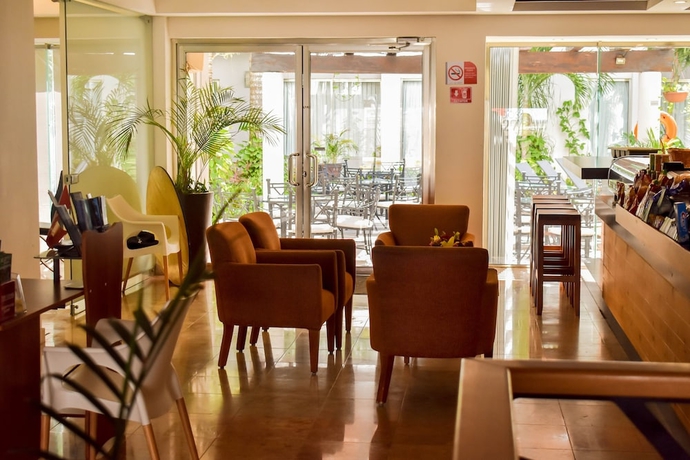 Imagen de los interiores del Hotel Ambiance Suites Cancun. Foto 18