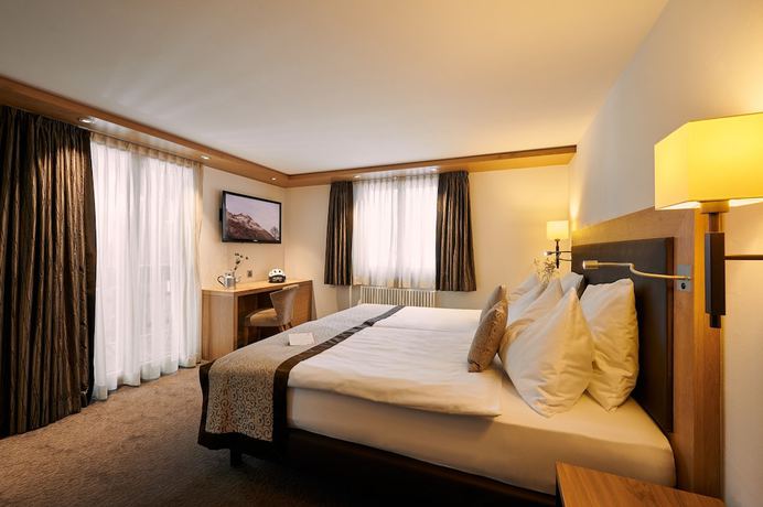 Imagen de la habitación del Hotel Ambiance Superior. Foto 13