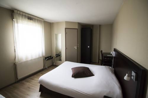 Imagen de la habitación del Hotel Ambiance, VILLEFRANCHE-SUR-SAONE. Foto 10