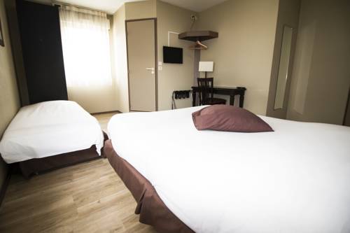 Imagen de la habitación del Hotel Ambiance, VILLEFRANCHE-SUR-SAONE. Foto 13