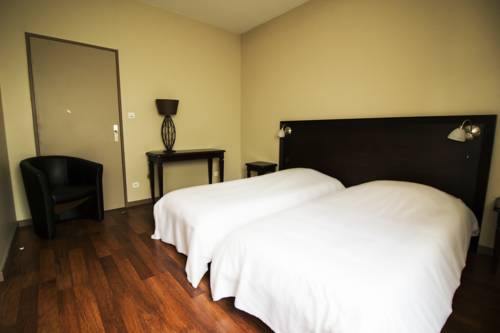 Imagen de la habitación del Hotel Ambiance, VILLEFRANCHE-SUR-SAONE. Foto 18