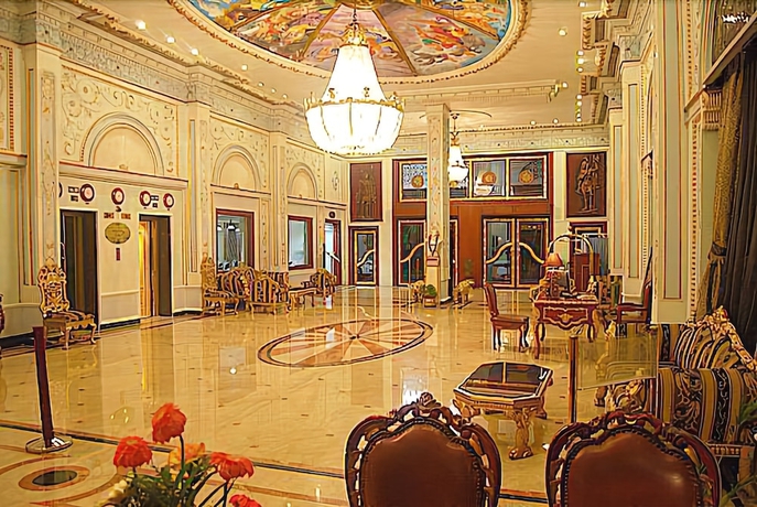 Imagen de los interiores del Hotel Ambica Empire. Foto 19