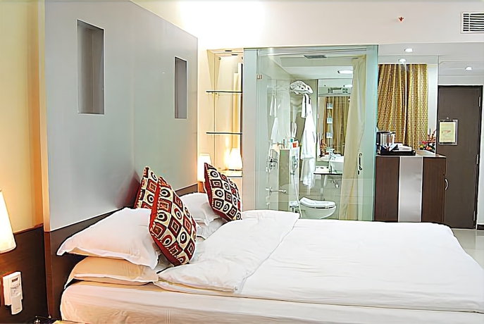 Imagen de la habitación del Hotel Ambica Empire. Foto 5