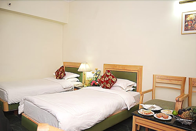 Imagen de la habitación del Hotel Ambica Empire. Foto 9