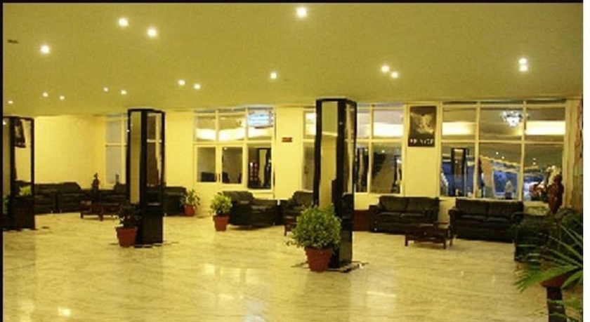 Imagen de los interiores del Hotel Ambica Katra. Foto 17