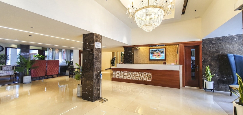 Imagen de los interiores del Hotel Ambica Katra. Foto 19