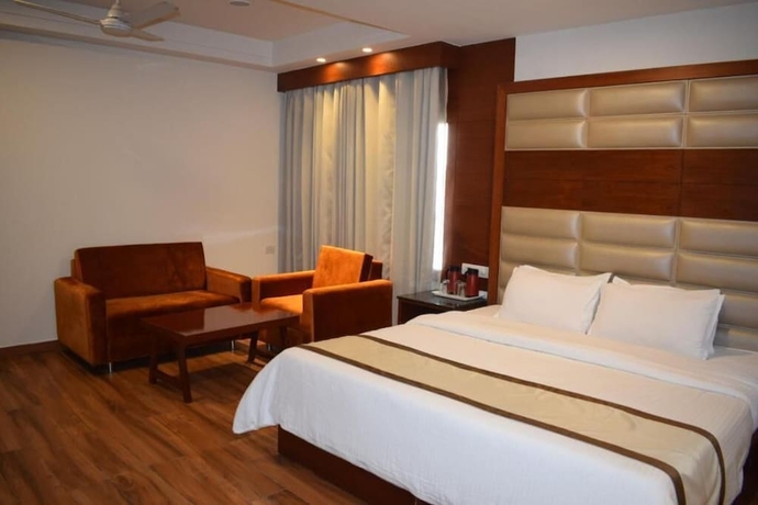Imagen de la habitación del Hotel Ambica Katra. Foto 13