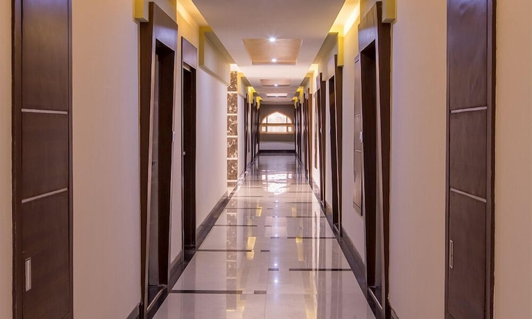 Imagen de los interiores del Hotel Ambience Gwalior. Foto 15