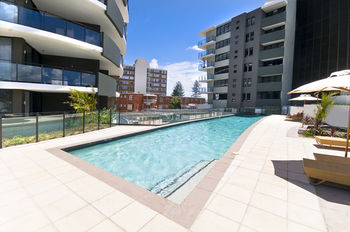 Imagen de la piscina del Hotel Ambience On Burleigh Beach. Foto 11
