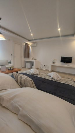 Imagen de la habitación del Hotel Ambience Suites. Foto 5