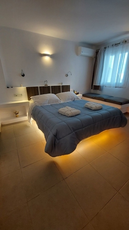 Imagen de la habitación del Hotel Ambience Suites. Foto 6
