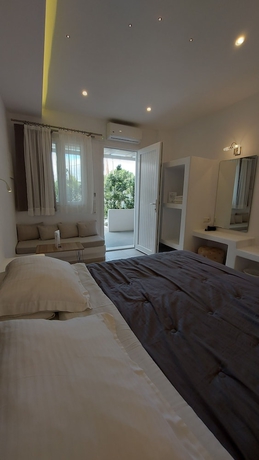 Imagen de la habitación del Hotel Ambience Suites. Foto 10