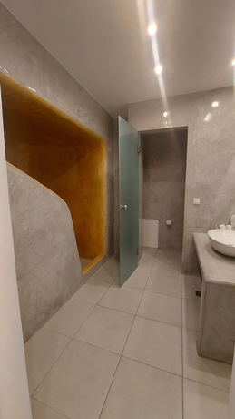 Imagen de la habitación del Hotel Ambience Suites. Foto 19