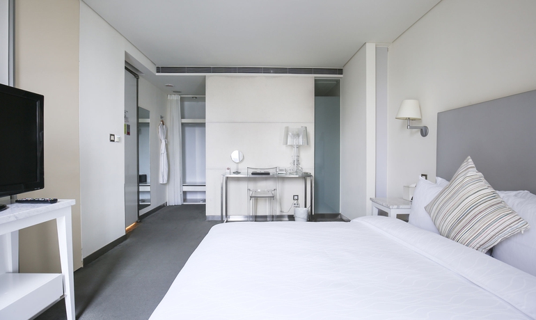 Imagen de la habitación del Hotel Ambience Taipei. Foto 6