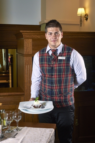 Imagen del bar/restaurante del Hotel Ambient, Brasov. Foto 5