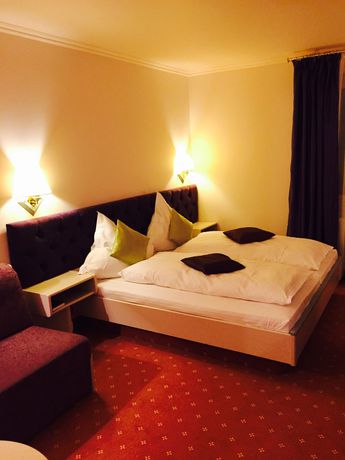 Imagen del bar/restaurante del Hotel Ambiente And Restaurant. Foto 4