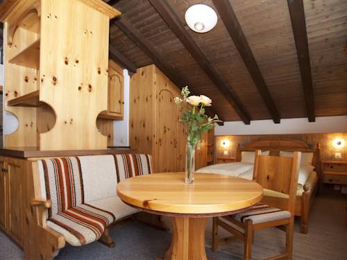 Imagen de la habitación del Hotel Ambiente Guesthouse. Foto 10