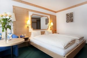 Imagen de la habitación del Hotel Ambiente, Saas-Fee. Foto 4