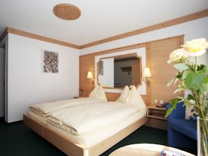 Imagen de la habitación del Hotel Ambiente, Saas-Fee. Foto 5