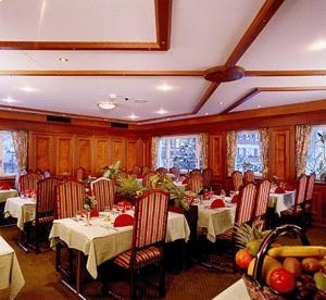 Imagen del bar/restaurante del Hotel Ambiente, Saas-Fee. Foto 2