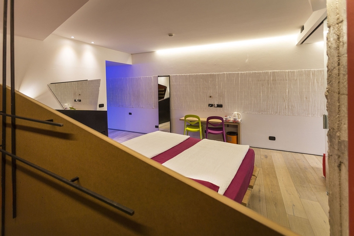 Imagen de la habitación del Hotel Ambienthotel Primaluna. Foto 5