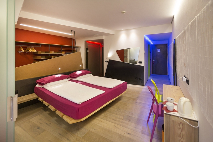 Imagen de la habitación del Hotel Ambienthotel Primaluna. Foto 9