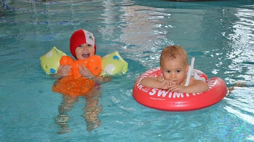Imagen de la piscina del Hotel Ambiez. Foto 19