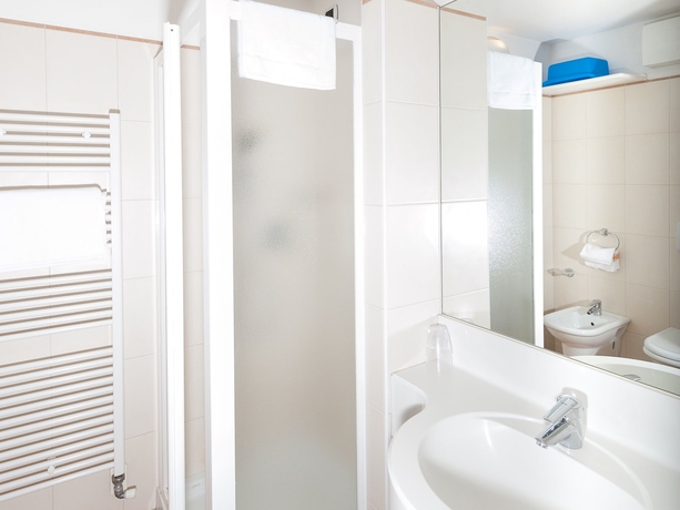 Imagen de la habitación del Hotel Ambiez Residence. Foto 7