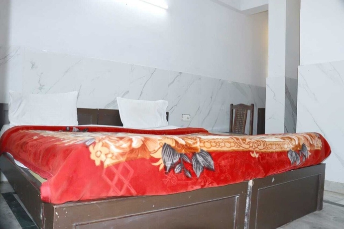 Imagen de la habitación del Hotel Ambika Palace by Shiwani Associate. Foto 4
