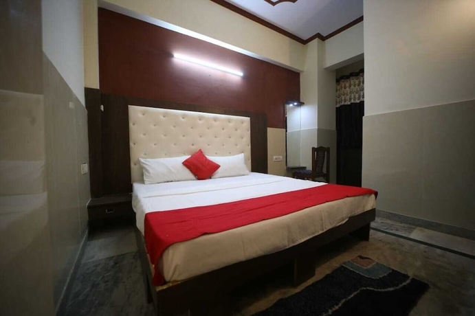 Imagen de la habitación del Hotel Ambika Palace by Shiwani Associate. Foto 9