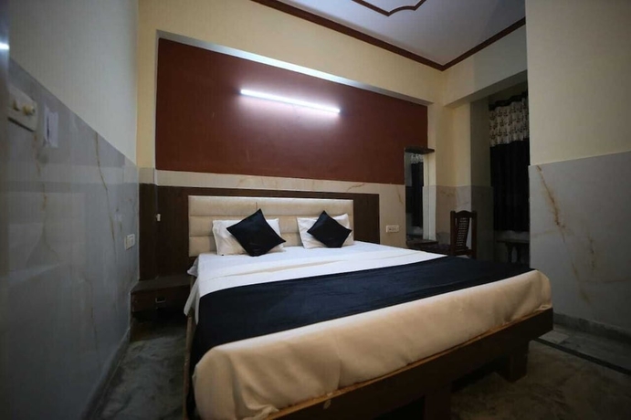 Imagen de la habitación del Hotel Ambika Palace by Shiwani Associate. Foto 10