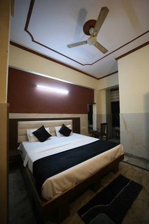 Imagen de la habitación del Hotel Ambika Palace by Shiwani Associate. Foto 13