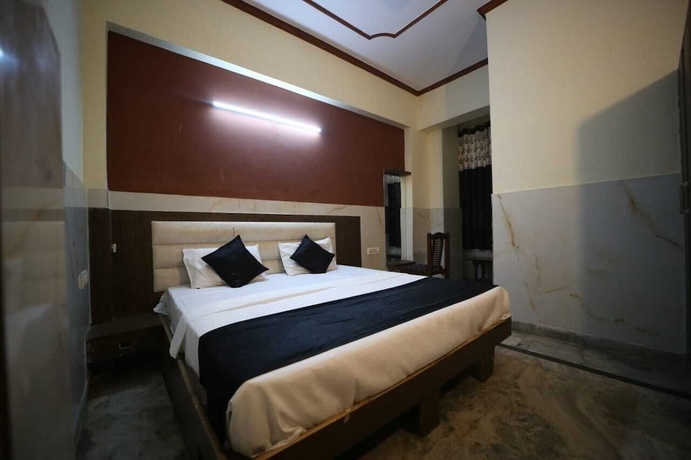 Imagen de la habitación del Hotel Ambika Palace by Shiwani Associate. Foto 14