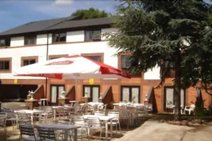 Imagen de los exteriores del Hotel Amblehurst. Foto 10