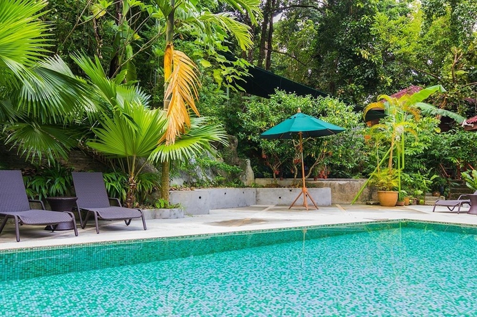 Imagen de la piscina del Hotel Ambong Rainforest Retreat. Foto 14