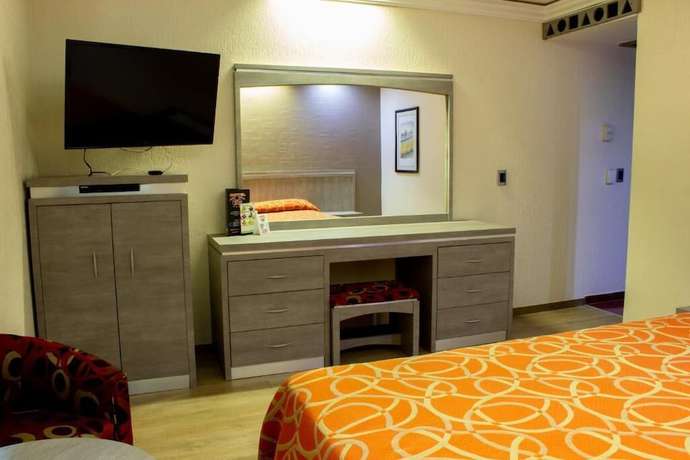 Imagen de la habitación del Hotel Ambos Mundos, Ciudad de M&eacute;xico. Foto 14
