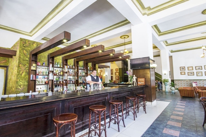 Imagen general del Hotel Ambos Mundos. Foto 9