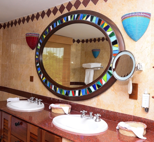 Imagen de la habitación del Hotel Amboseli Serena Safari Lodge. Foto 13