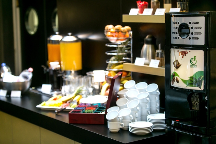 Imagen del bar/restaurante del Hotel Ambra, Budapest. Foto 6