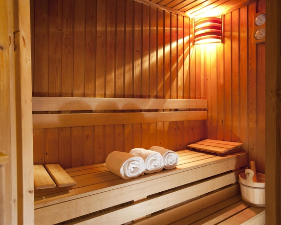 Imagen de la piscina del Hotel Ambra, Budapest. Foto 16