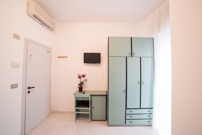 Imagen de la habitación del Hotel Ambra, Cattolica. Foto 18