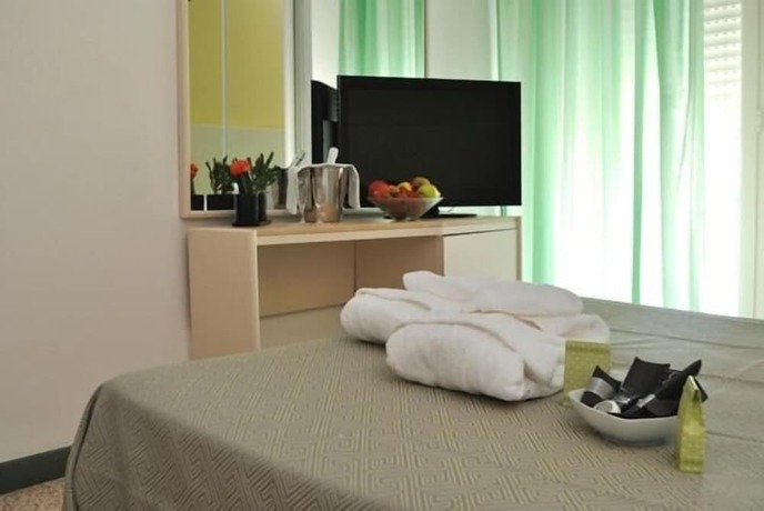 Imagen de la habitación del Hotel Ambra, Cervia. Foto 4
