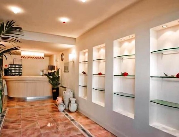 Imagen de los interiores del Hotel Ambra, Cervia. Foto 19