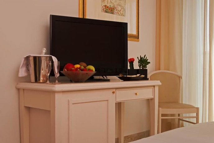 Imagen de la habitación del Hotel Ambra, Cervia. Foto 11